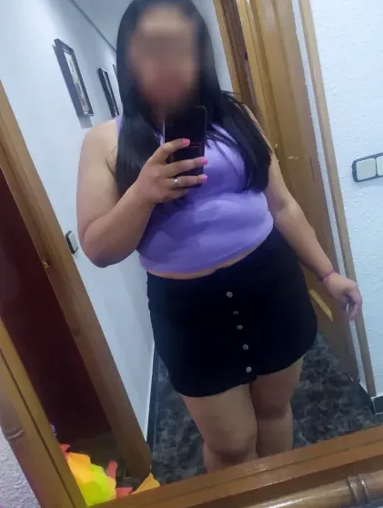 Amber, 34
