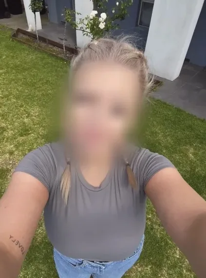Anneke, 30
