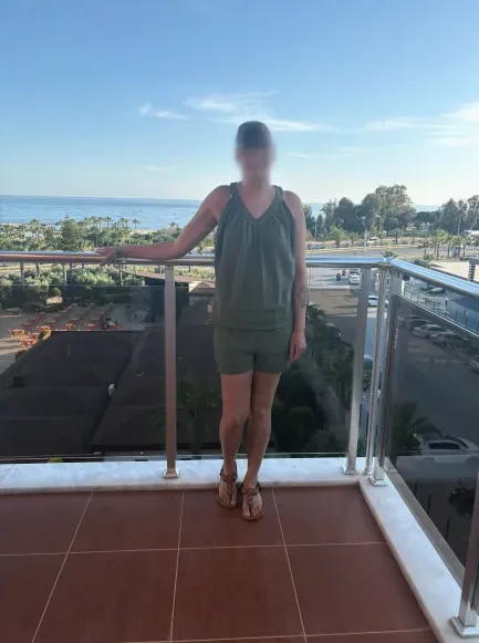 Anneke, 38