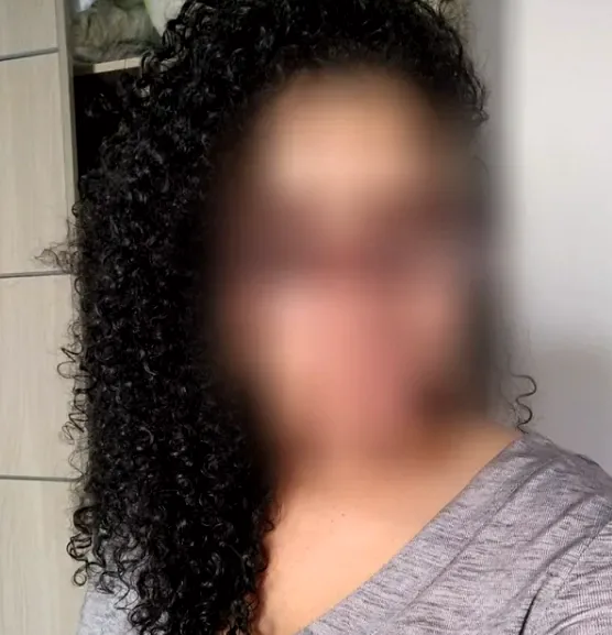 Anneke, 34
