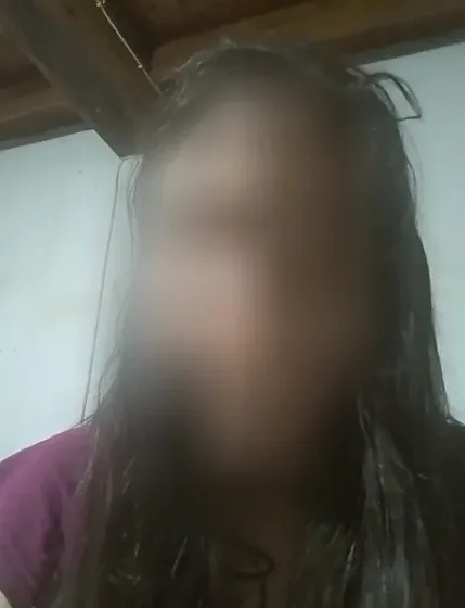 Elif, 18