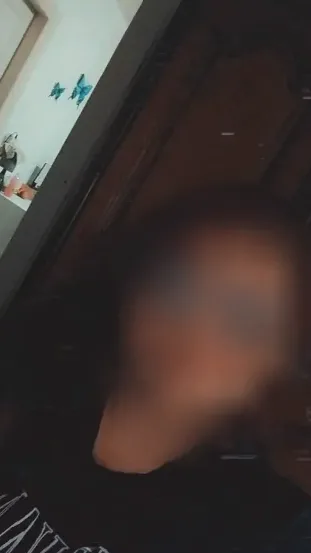 Isabella, 25