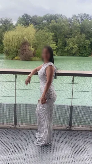 Laura, 40