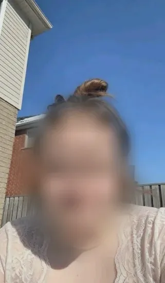 Sandra, 37