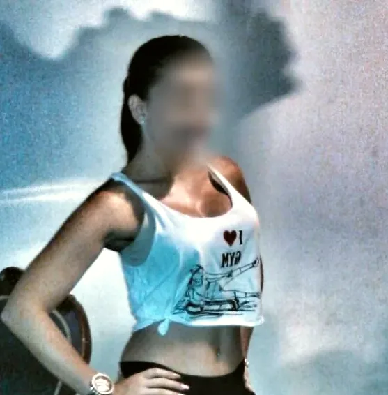 Suzanne, 40