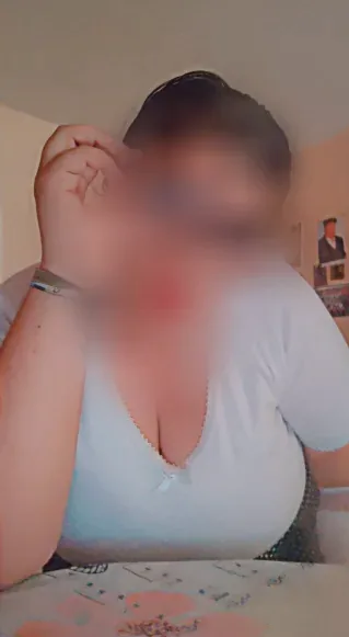 Zoe, 35