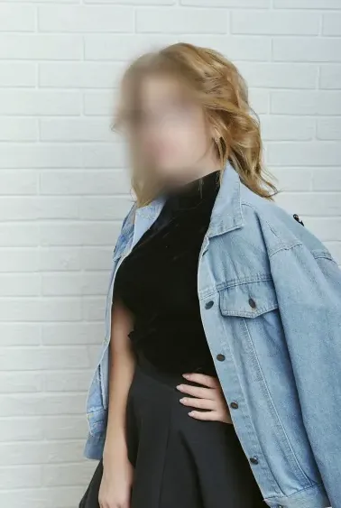 Zoe, 26