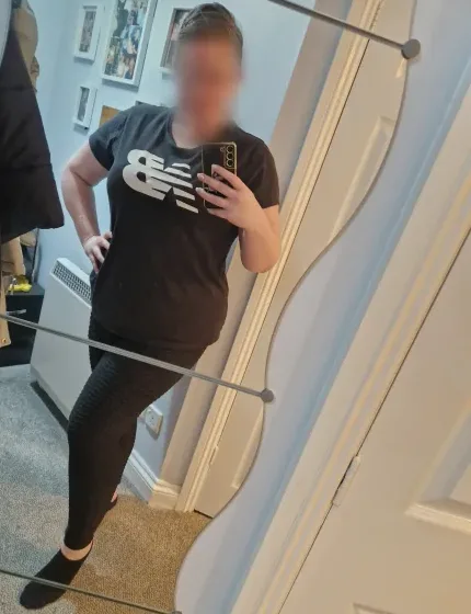 Zoe, 36